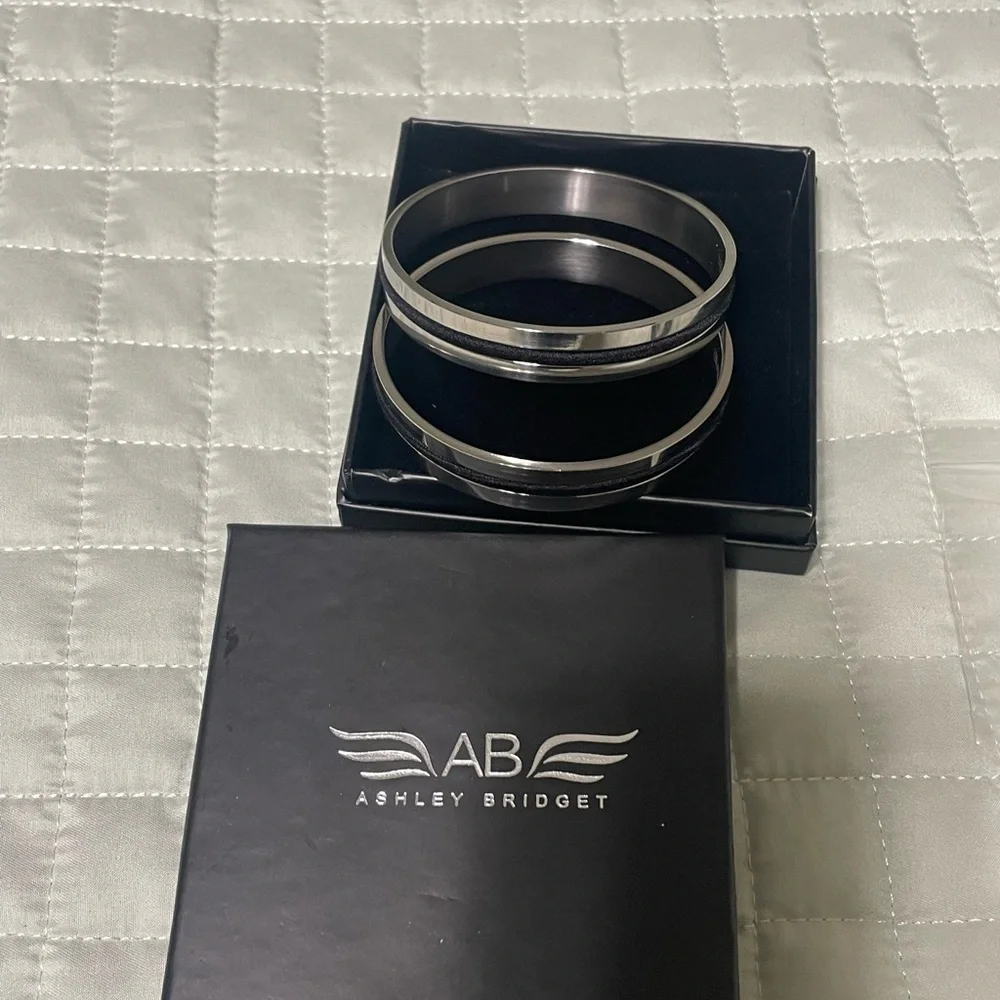 Ashley Bridget Bangles - Picture 4 of 8